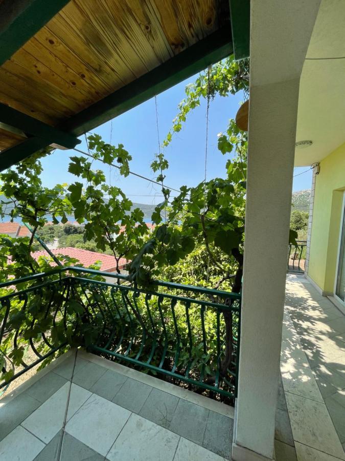 Apartments Mornar Poljica  外观 照片