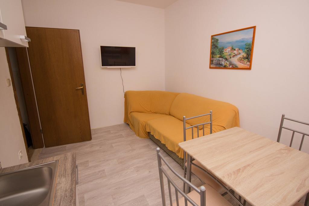 Apartments Mornar Poljica  外观 照片