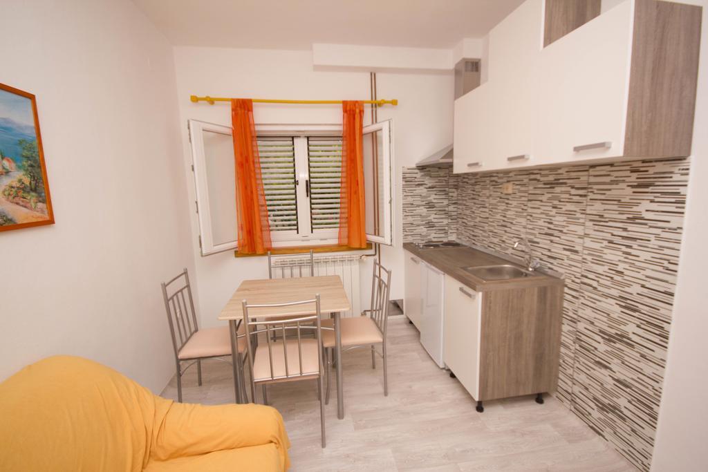 Apartments Mornar Poljica  外观 照片