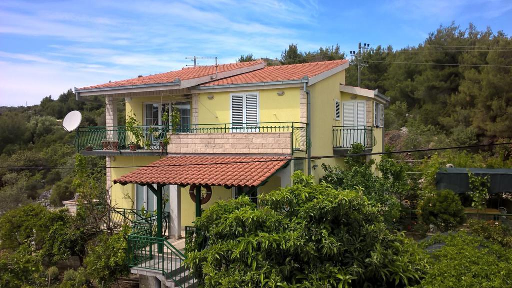 Apartments Mornar Poljica  外观 照片