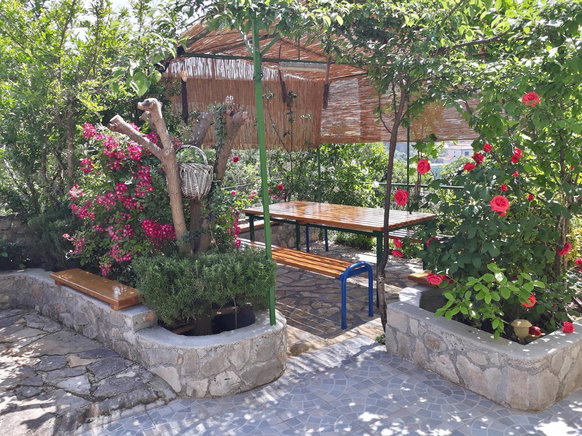Apartments Mornar Poljica  外观 照片